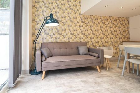 5 bedroom terraced house to rent - Photo 4