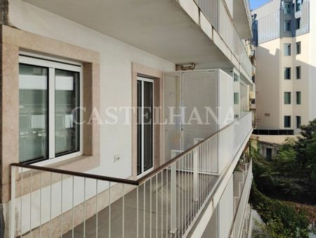 2 room luxury Apartment for rent in Salitre, Lisbon - Photo 4