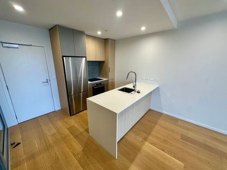 Modern Two Bedroom Apartment - Photo 5