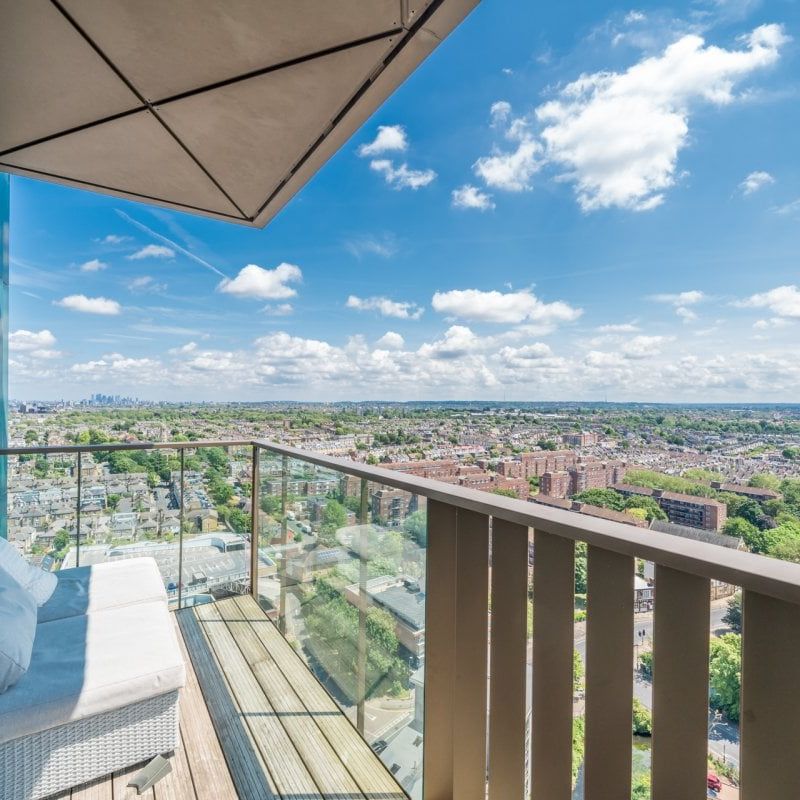 Mapleton Crescent, LONDON - Photo 1