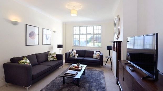 5 bedroom conversion flat with 4 bathrooms in 143 Park Road, NW8 - Photo 1