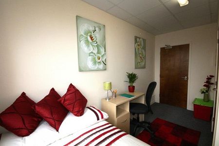 NEW STUDENT HALLS TO LET IN BRADFORD From £55PW all inclusive - Photo 2