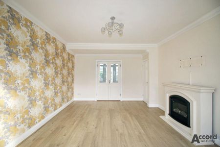 3 bedroom semi-detached house to rent - Photo 3