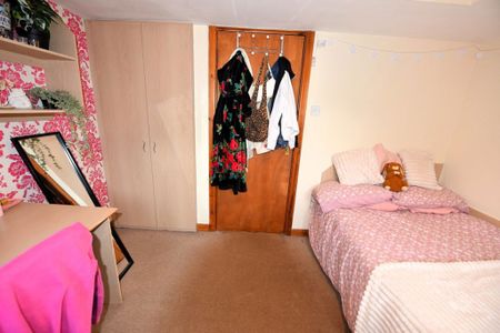 5 bedroom House in Royal Park Terrace, Leeds - Photo 3