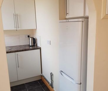 1 bed Apartment for Rent - Photo 3
