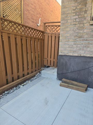 For Lease - 2113 Theoden Court, Pickering, Ontario - Photo 2