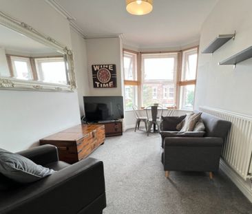 4 bed Apartment for Rent - Photo 3