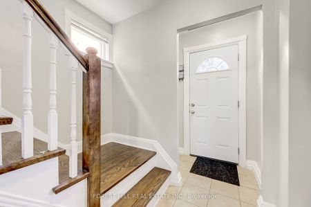 Detached Home For Lease | C8124898 - Photo 5