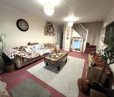 3 bedroom semi-detached house to rent - Photo 1