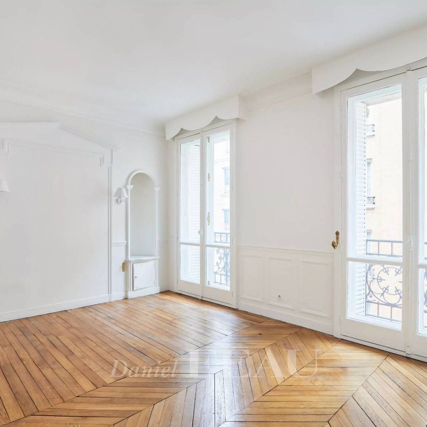 Location appartement, Paris 8ème (75008), 4 pièces, 127 m², ref 85521111 - Photo 1