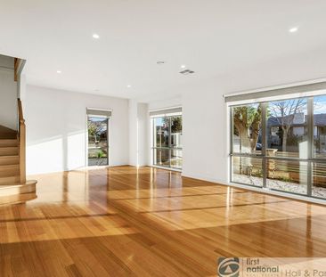 38 Farm Road, Cheltenham - Photo 1