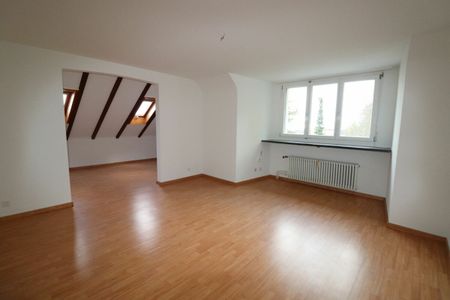 Zwischen Bahnhof SBB und Bruderholz - geräumige 3 1 /2-Zimmer-Maisonettewohnung im Dachgeschoss - Photo 4