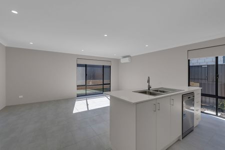 Three Bedroom Home Available in Baldivis - Photo 2