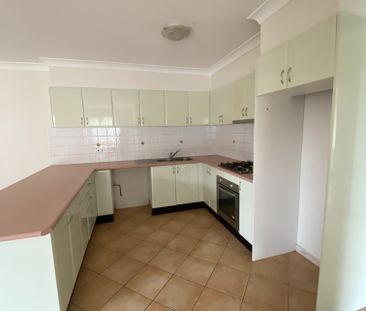 2 BEDROOM UNIT IN A FANTASTIC LOCATION!!! - Photo 4