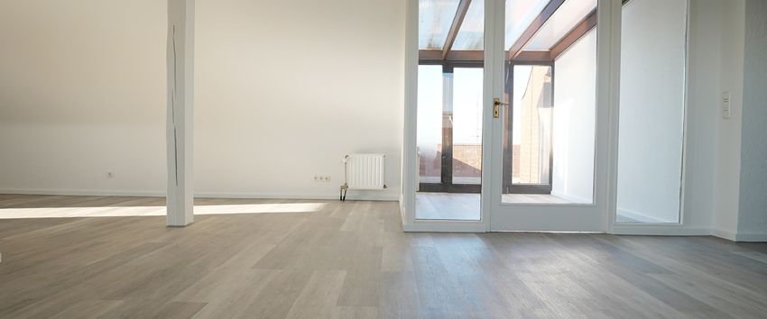 Krefeld-Fischeln/Gewerbegebiet: aufwendig modernisierte 3,5 Zimmerwohnung mit XXL-Dachterrasse - Photo 1