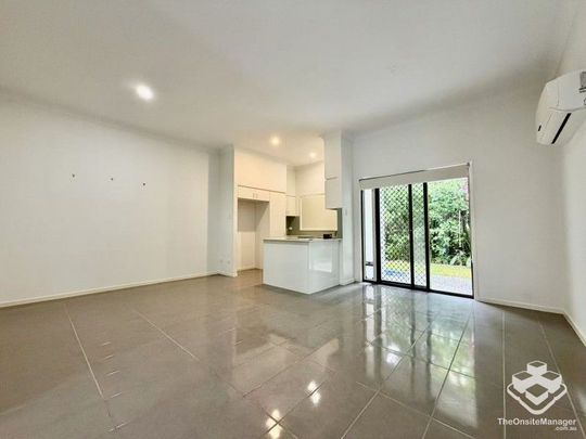 AIR CON IN ALL ROOMS plus SOLAR - READY FOR SUMMER - Photo 1