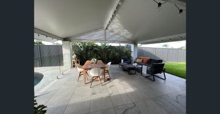 Luxury House - Stunning Lifestyle - Prime Location - Photo 4