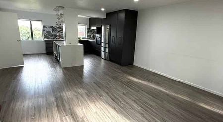 Stunning Harbour-View 3 Bedroom Townhouse for ren - Photo 2