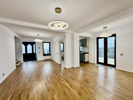 Vilă cu Arhitectură Moderna - Vedere la Lac - Fotografie 1