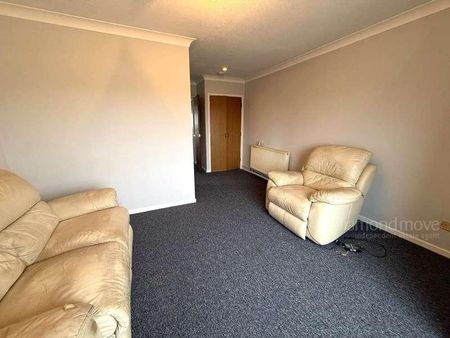 Braemar Gardens, Slough, SL1 - Photo 2