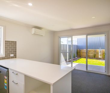 12 Lark Street, Elermore Vale NSW 2287 - Townhouse For Rent | Domain - Photo 5