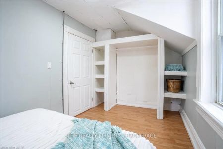 Detached Home For Lease | X8285400 - Photo 4