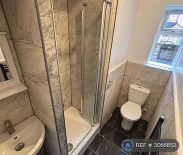 5 bedroom semi-detached house to rent - Photo 6