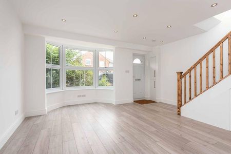 3 bedroom semi-detached house to rent - Photo 2