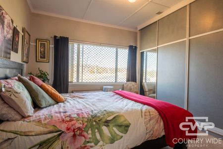 Neat & Versatile Family Home - Photo 5