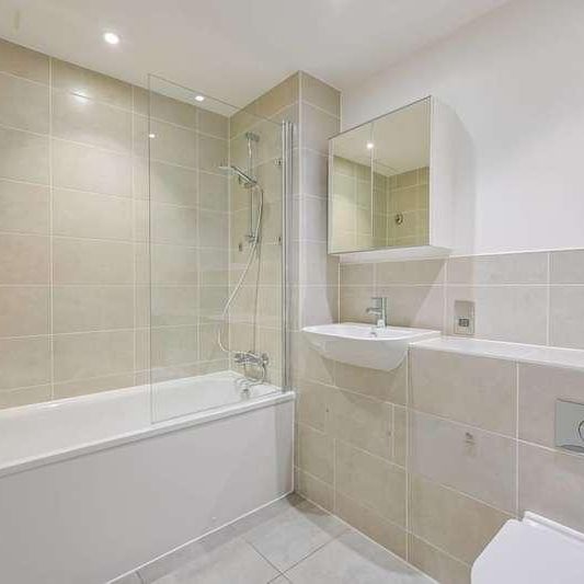 Millet Place, Royal Docks, E16 - Photo 1