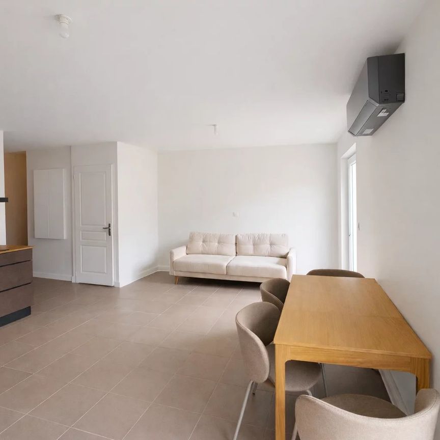 Location Maison 4 pièces 73m² NEUVECELLE 74500 - Photo 1