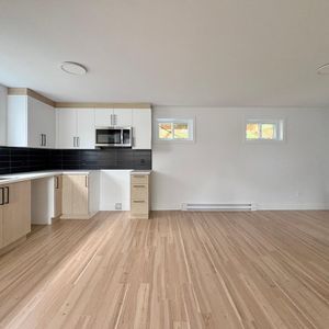 À louer (1 chambre) St-Hubert ***NEUF*** - Photo 2