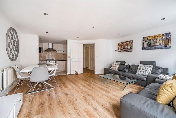 2 bedroom apartment to rent - Photo 1