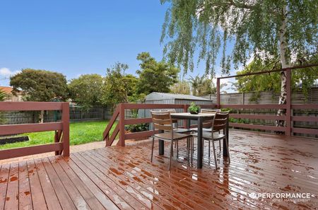 1B Moore St, Caulfield South VIC 3162 - House For Rent | Domain - Photo 5