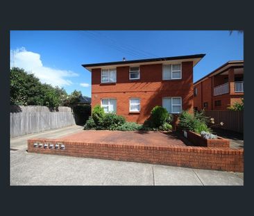 Charming Two-Bedroom Apartment in Cozy Complex - Photo 4