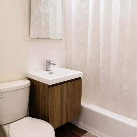 2 CH - 1 SDB - Montréal - $1,500 /mo - Photo 4