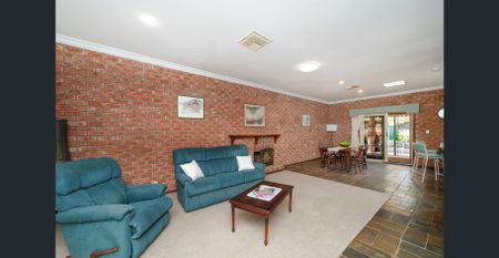 Beautiful 3 bedroom, 2 bathroom family home in a great location! - Photo 5