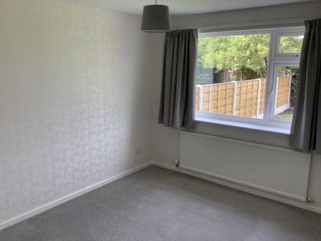 2 bedroom semi-detached house to rent - Photo 2