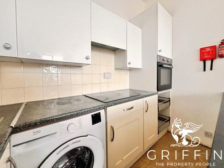 Stanford House, East Tilbury, Tilbury, RM18 - Photo 5