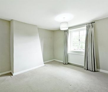 4 bedroom detached house to rent - Photo 4