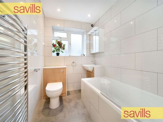 Wonderful two bedroom two bathroom apartment on the ground floor of a period property. - Photo 1