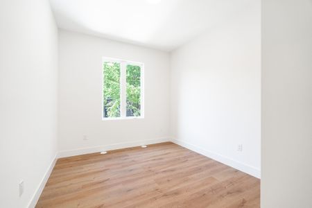 For Lease - 7 Earnscliffe Road Unit# 7, Toronto, Ontario - Photo 5