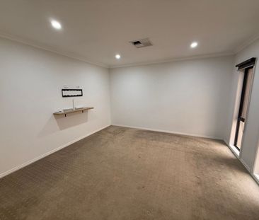 Three Bedroom Home - Photo 3