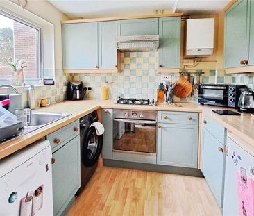 3 bedroom semi-detached house to rent - Photo 2