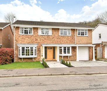 An ideally located family home presented to a high standard throughout - Photo 4