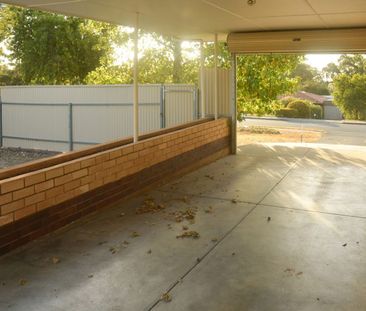 Located close to Tea Tree Plaza, Modbury Hospital, bus and schools - Photo 5