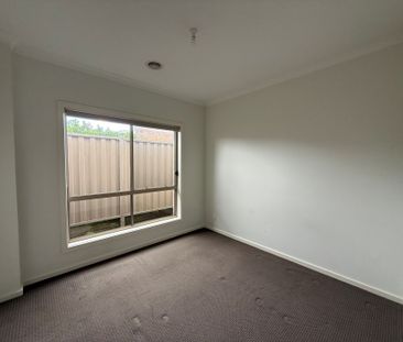 Please contact catie@sweeneyea.com.au for private inspections. - Photo 6