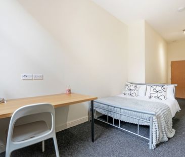 4 Bed Flat, Bells Square, S1 - Photo 5