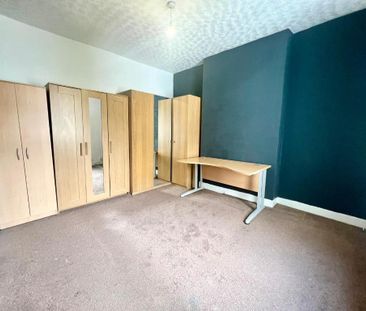 4 bedroom terraced house to rent - Photo 2