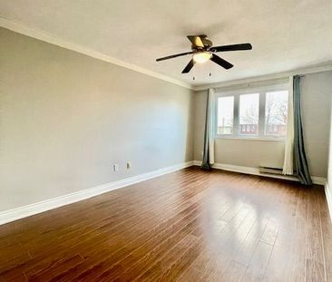 For Lease - 2194 Oak Bliss Crescent, Oakville, Ontario - Photo 2